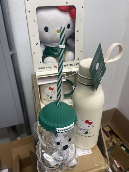 Starbucks × Hello Kitty Collaboration – Bearista Glass Cup & Water Bottle Set 🐻💖