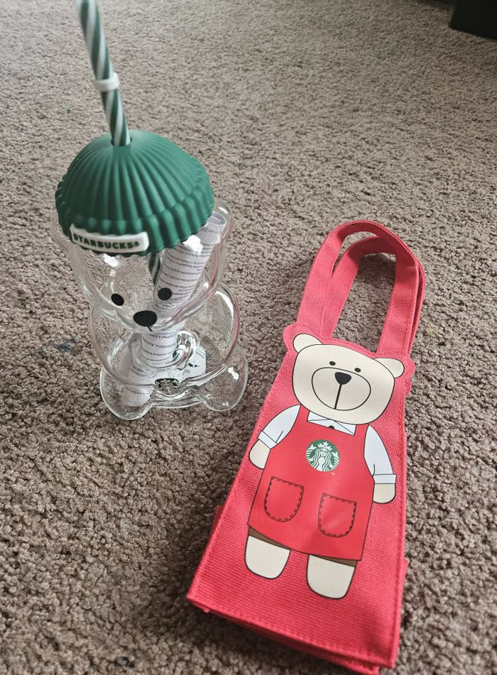 Starbucks × Hello Kitty Collaboration – Bearista Glass Cup & Water Bottle Set 🐻💖